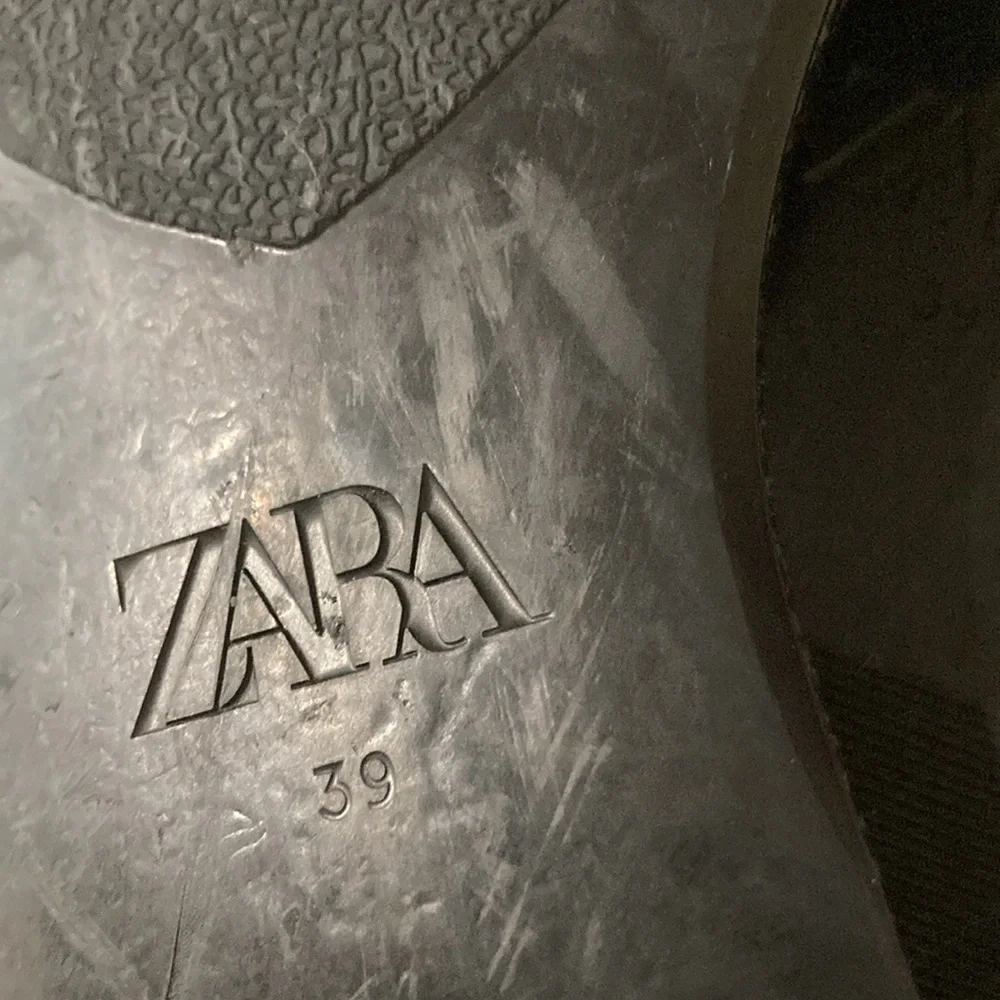 Zara Black Sandals with Silver Hardware - Picture 7 of 9